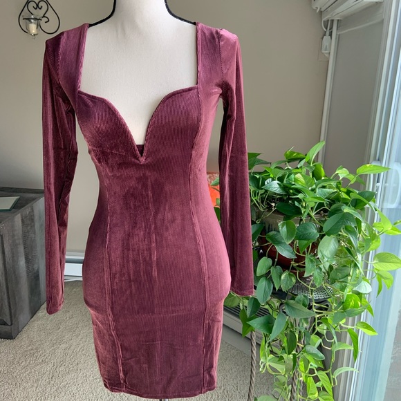 Dresses & Skirts - NWT Wine Color Bodycom Dress